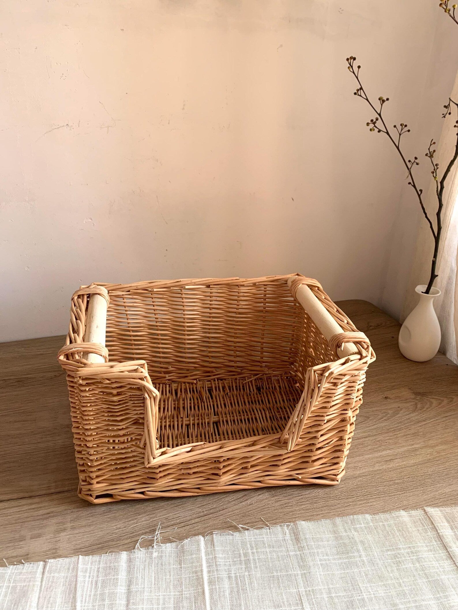 AureoPets™ Vintage Handwoven Wicker Cat Cradle – Luxury Boho Willow Pet Bed with Premium Cushion